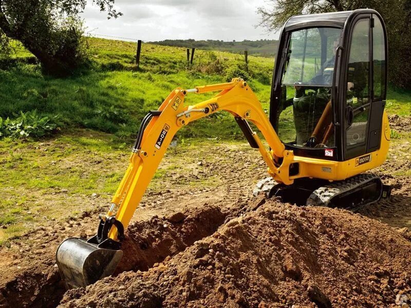 Лучшие мини экскаваторы. Мини экскаватор 3,5 тонны JCB. JCB 8035 ZTS. Мини экскаватор JCB 8008. Мини экскаватор JCB 8018.