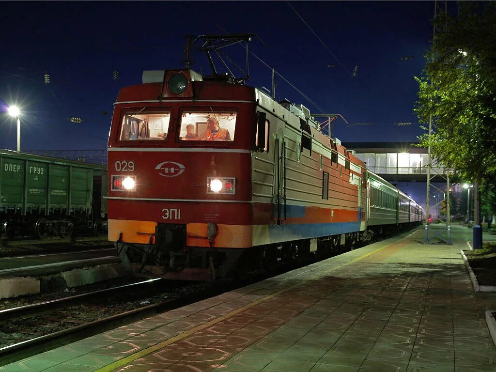 Жд ачинск телефон. Станция Ачинск 1. Вокзал Ачинск-1, Ачинск. Вокзал Ачинск 2. ЖД вокзал Курагино.