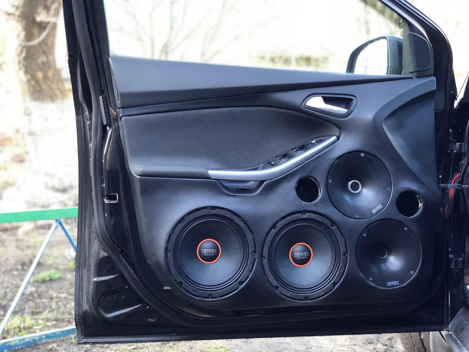 Форд фокус автозвук. Форд фокус автозвук. Форд фокус 2 фронт 16 и рупор. Форд фокус автозвук. Форд фокус 2 хэтчбек автозвук.