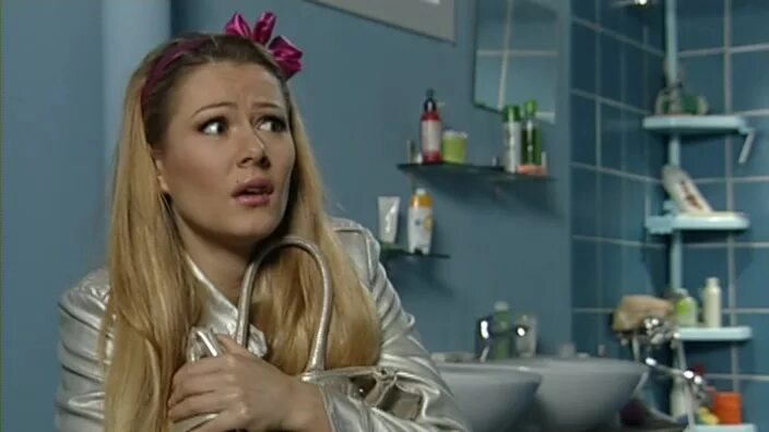 Универ старая общага гоша и майкл. Полина романова универ актриса. Универ старая общага 5 сезон 4 серия. Универ старая общага гоша и кузя. Универ лев андреевич мартынов.