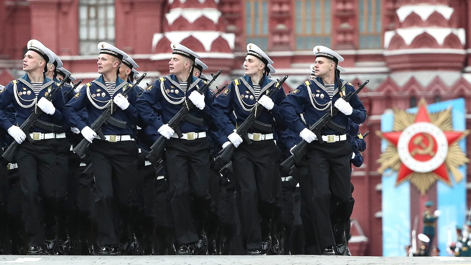 Парад Победы 2021 года на красной площади в Москве. Парад на красной площади 9 мая 2021. Парад 2021 на красной площади. Военный парад в Москве 2021.