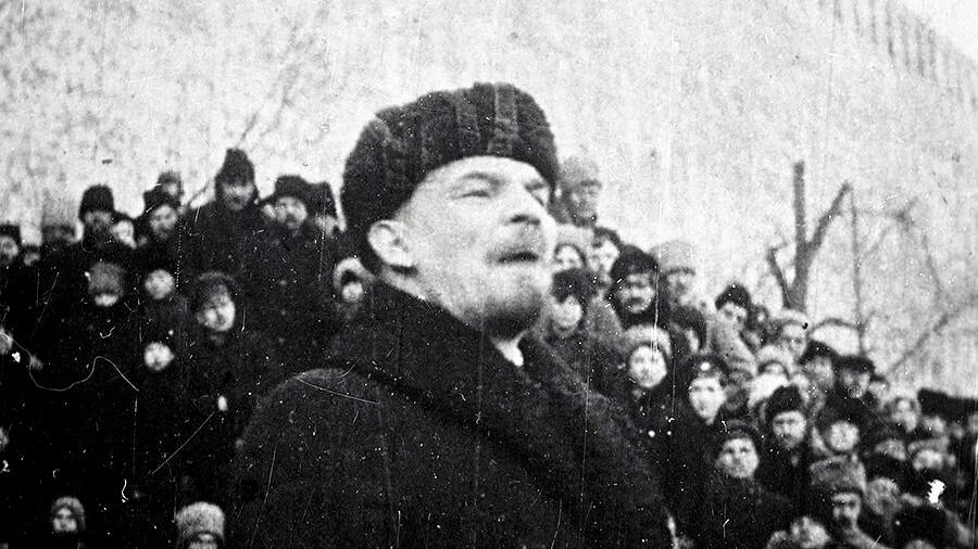 Ленин в 1917 году. Ленин 1917 фото. Покушение на горбачева