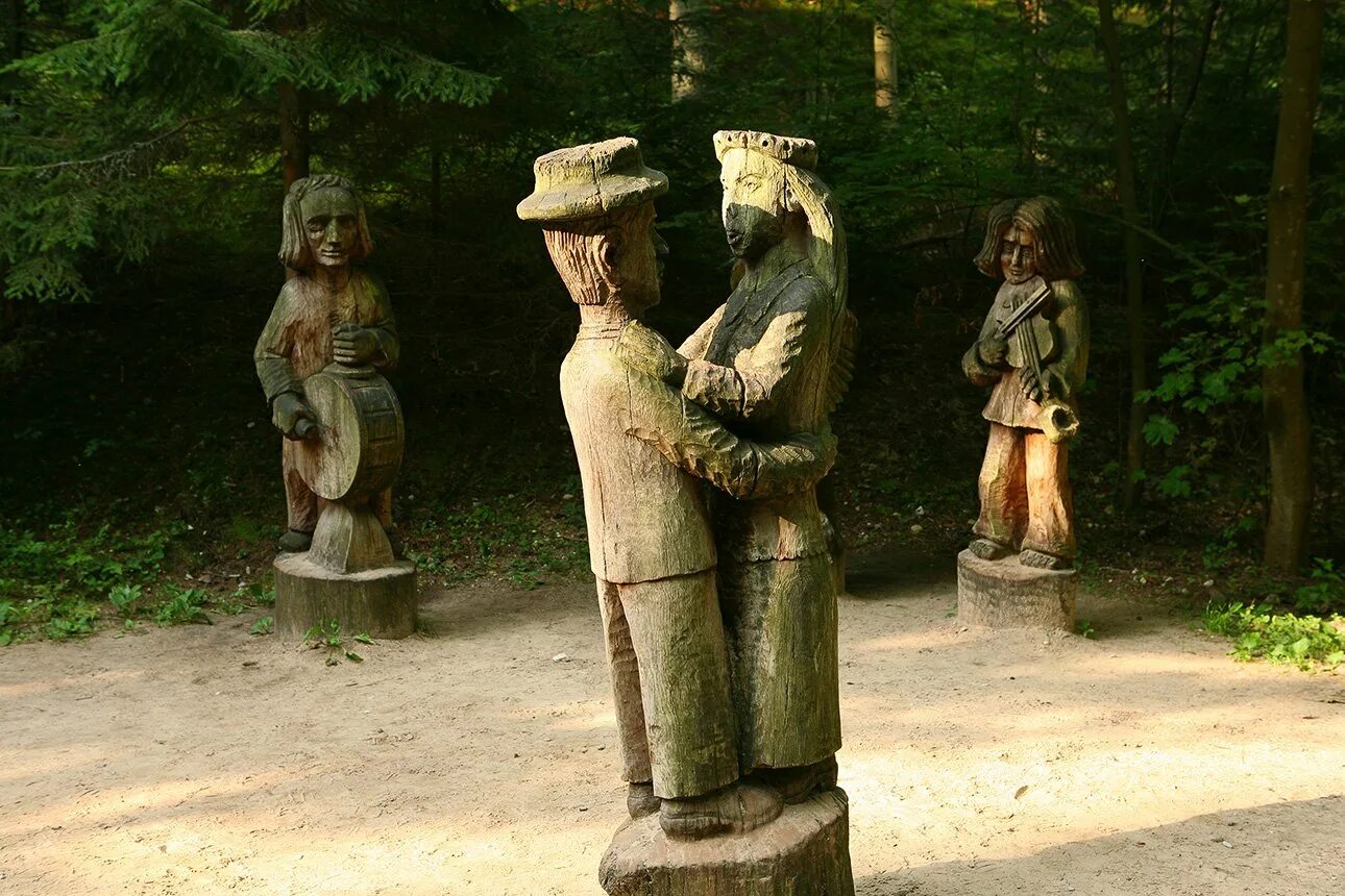 Гора ведьм где находится. Куршская коса литва гора ведьм. город ведьм в литве. деревня ведьм в литве. клайпеда гора ведьм.