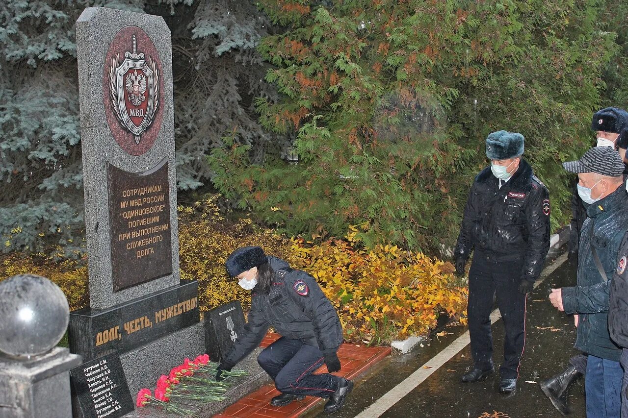 День памяти погибших при выполнении. День памяти погибших милиционеров. 8 Ноября день памяти погибших сотрудников органов внутренних дел. День памяти погибших милиционеров 8 ноября. Служебный долг полиции.