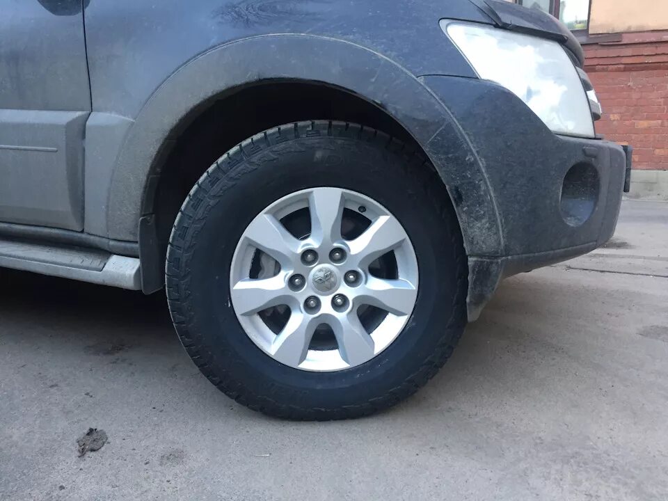 Паджеро 4 резина 265 70 17. Резина паджеро 4. 265 70 17 паджеро 4. Mitsubishi pajero 4 bfgoodrich. Мицубиси паджеро 285/70/17.
