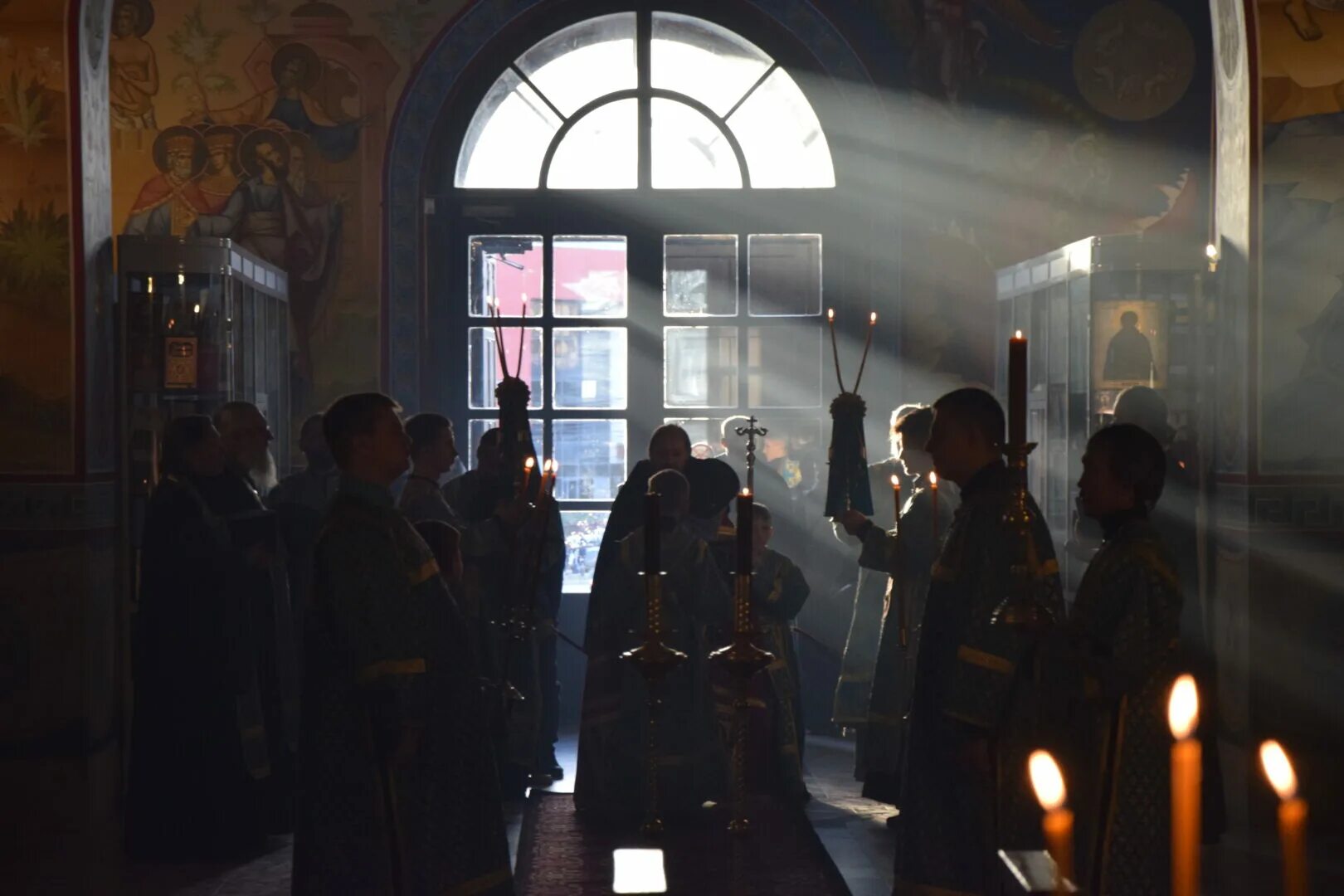 Всенощное бдение служба читать. Всенощное бдение служба читать. Вечерний храм. Придите поклонимся царю нашему богу молитва. Всенощное бдение служба читать.