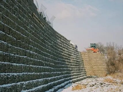 Армогрунтовой подпорной стены