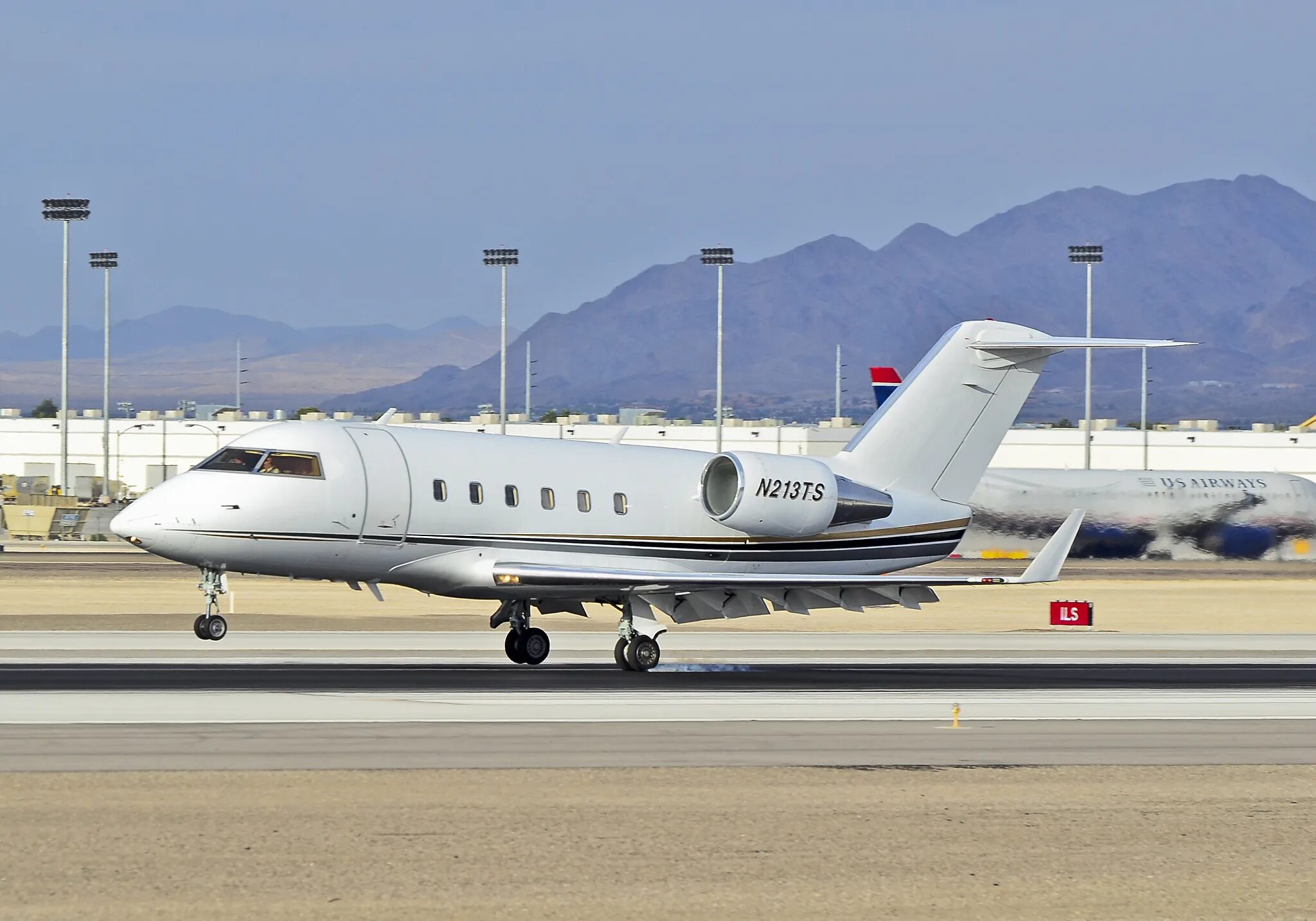Джет 200 ювт аэро. Ювт аэро самолет казань. Ra 67156. Crj-200. Bombardier crj200 ювт.