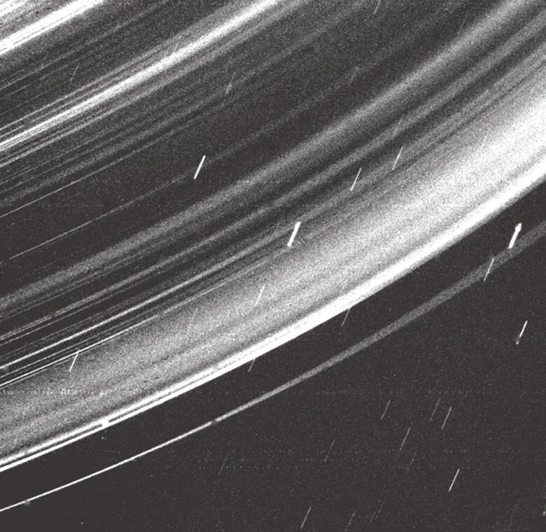 Уран сатурн кольцо. Вояджер 2 Уран снимки. Кольца урана Вояджер. Снимки урана Вояджером-2. Вояджер 2 Уран снимки колец.