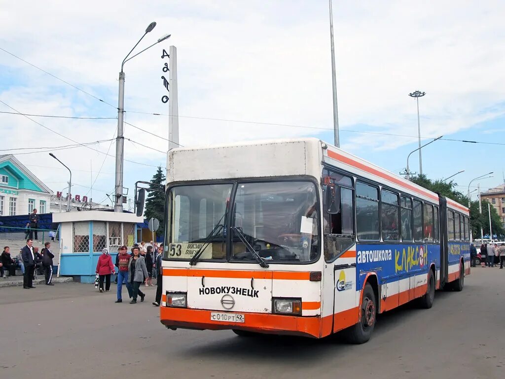 Маршрут 56 новокузнецк. Sanos s218. Санос автобус Новокузнецк. Маршрут 56 автобуса Новокузнецк. Sanos s218 двери.