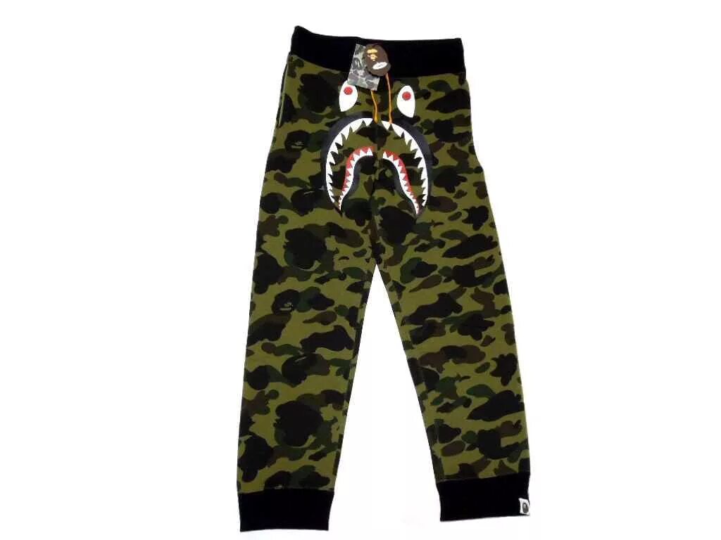 Bape акула штаны. Штаны пижамные bape. Штаны bape. Штаны бейп шарк. Штаны bape tiger.