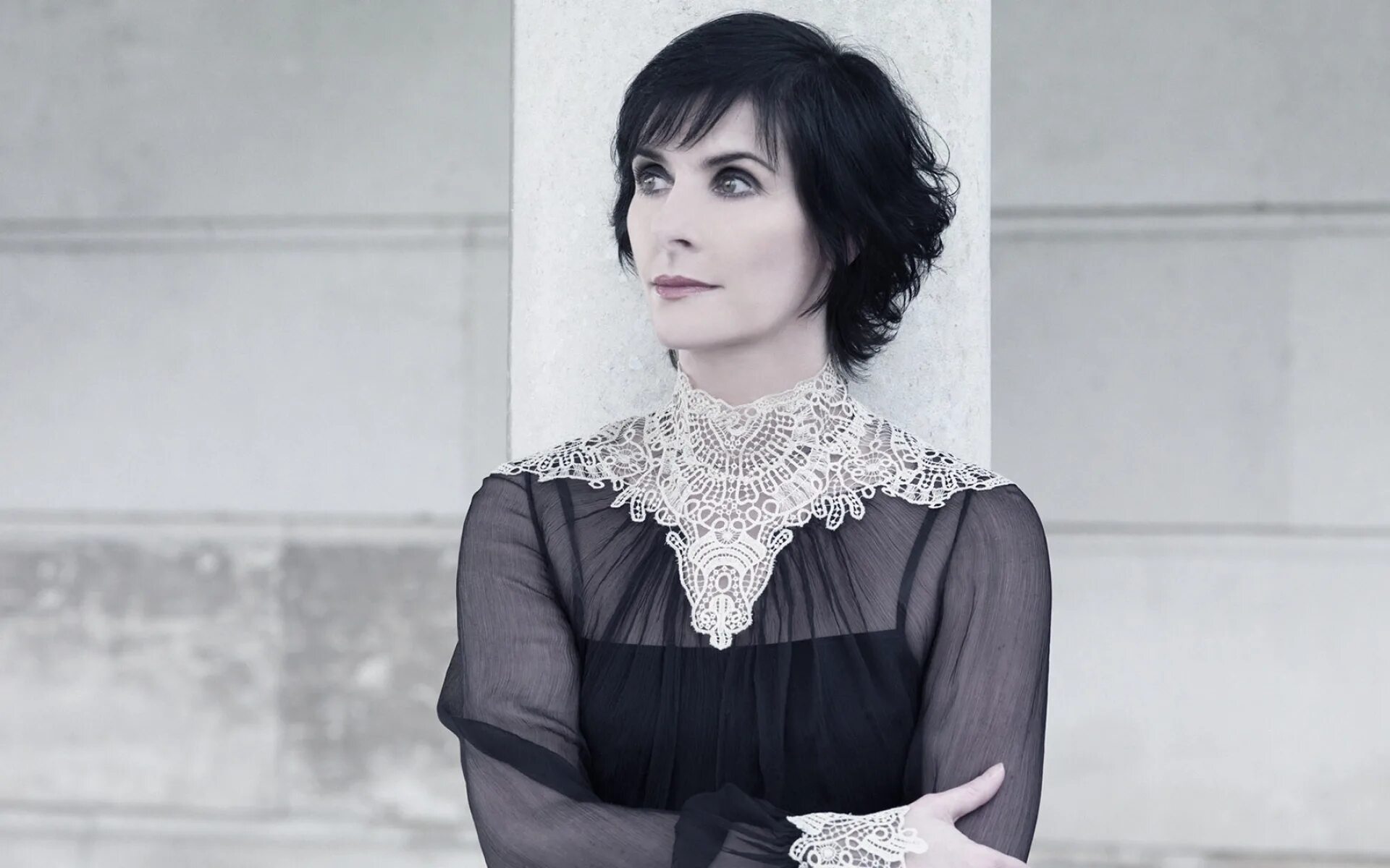 Эния 1980. Энья патриша ни. Эния бреннан. Эния ирландская певица. Эния бреннан.