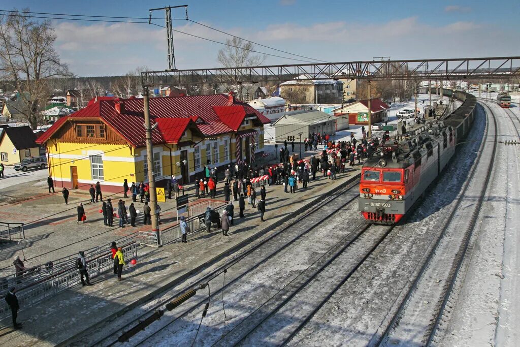 Погода в среднесибирском тальменского. Тальменка Алтайский край. Станция Усть Тальменская. Село Тальменка Алтайский край. Вокзал Усть Тальменская.