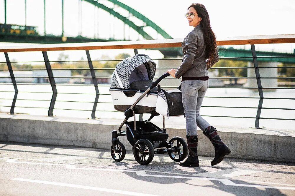 Детский магазин склад детских колясок. First buggy магазин колясок. Коляски детские трость. Мид 1 коляска. Коляски тюмень.