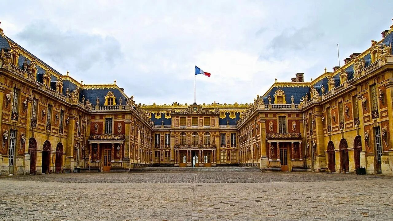 Королевский версаль. Версаль дворец Франция. Королевский дворец в Версале. Версаль дворец французских королей.