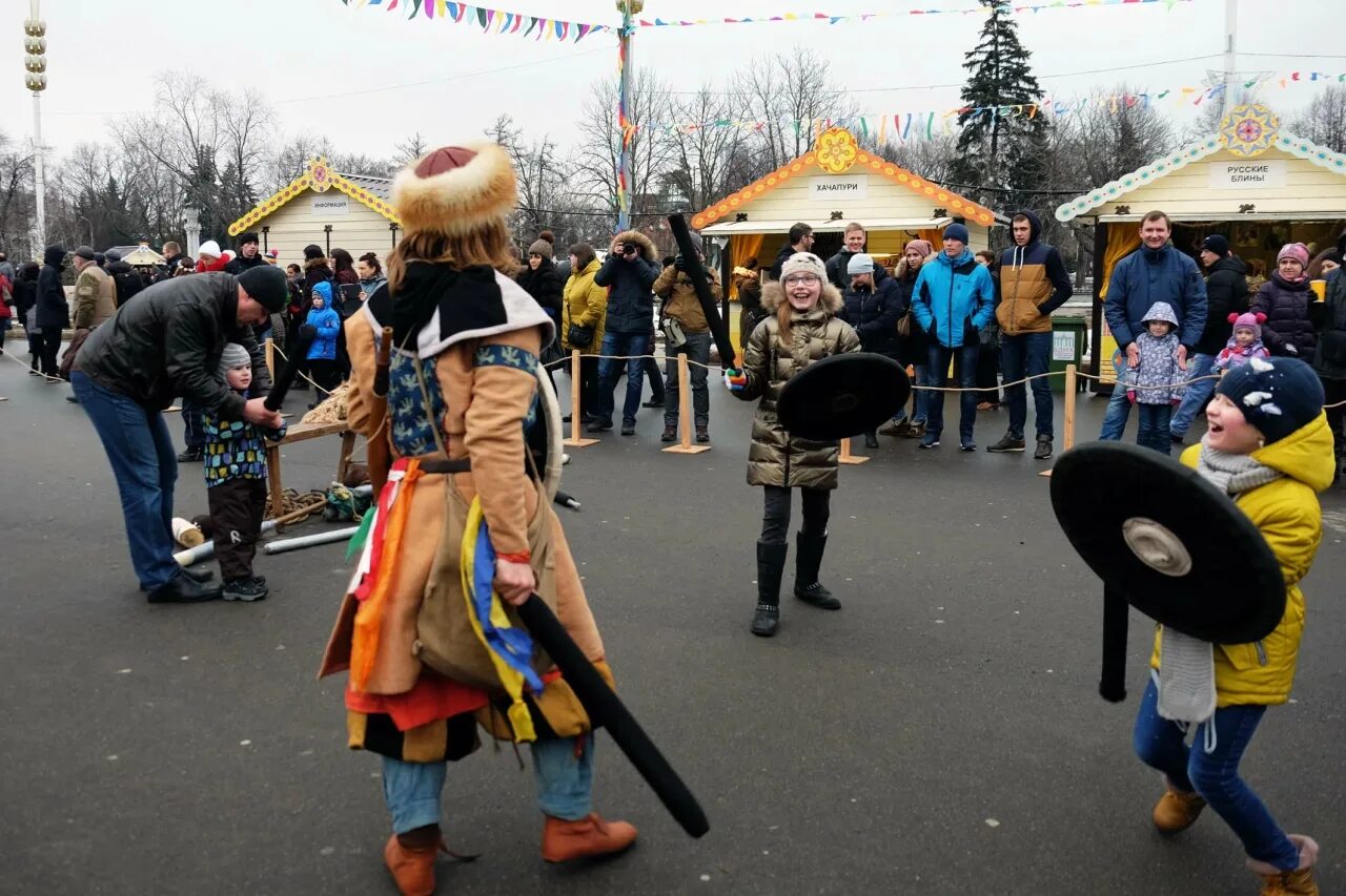 Театрализация на Масленицу. Театрализованные проводы зимы. Сценки на Масленицу. Сценарий Масленицы на улице. Сценка про масленицу