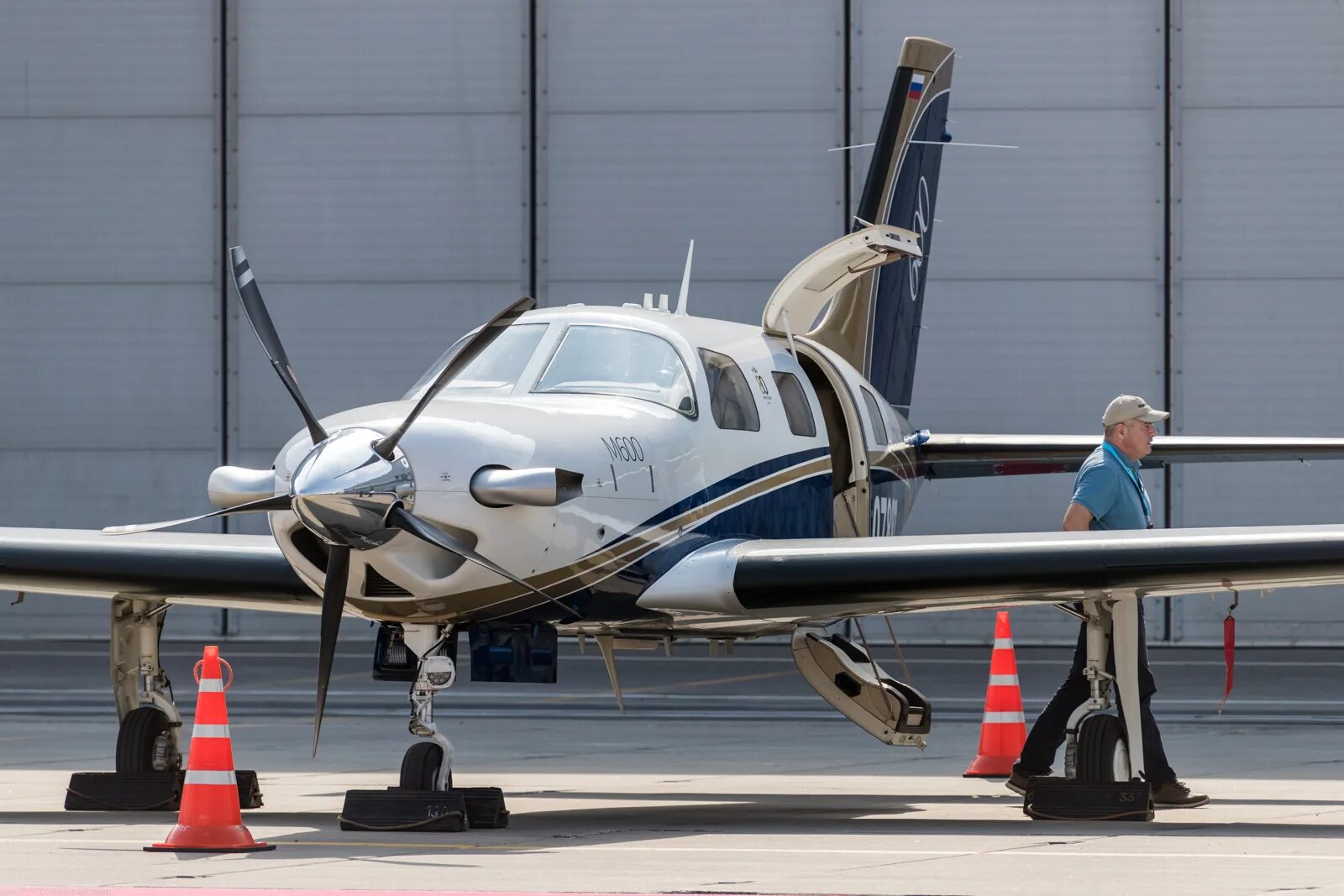 Самолет пайпер м600. 46 600. Piper pa-46-m600. Зажим крокодил автоэлектрика. Piper meridian m600.