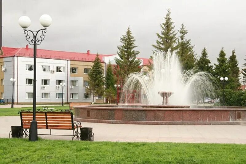 монумент земля кормилица в голышманово. памятники голышманово тюменской области. посёлок городского типа голышманово. храм в голышманово тюменской области. голышмановский район тюменской области.