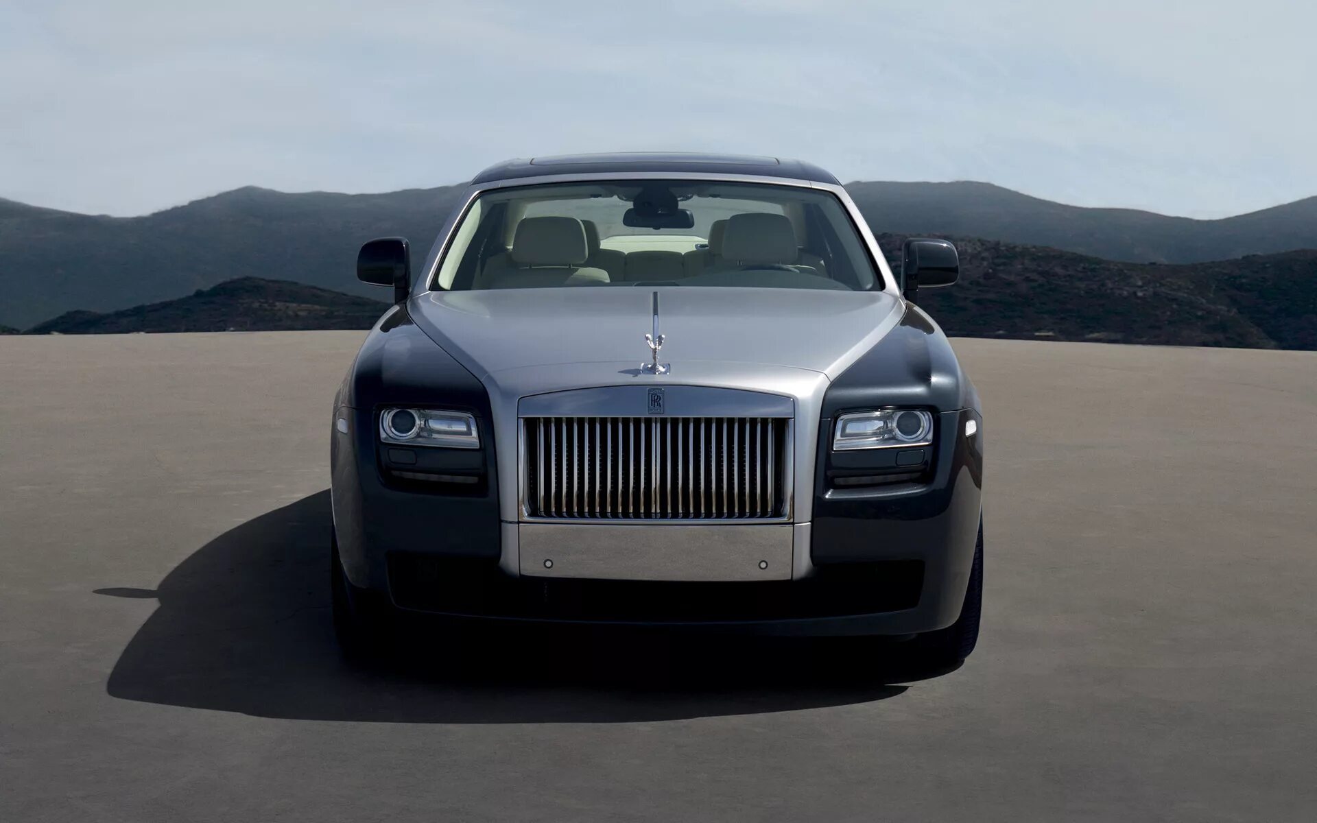 Rolls com. Rolls Royce Ghost 2014. Rolls Royce Ghost. Роллс Ройс 2010. Rolls Royce Ghost 2009.