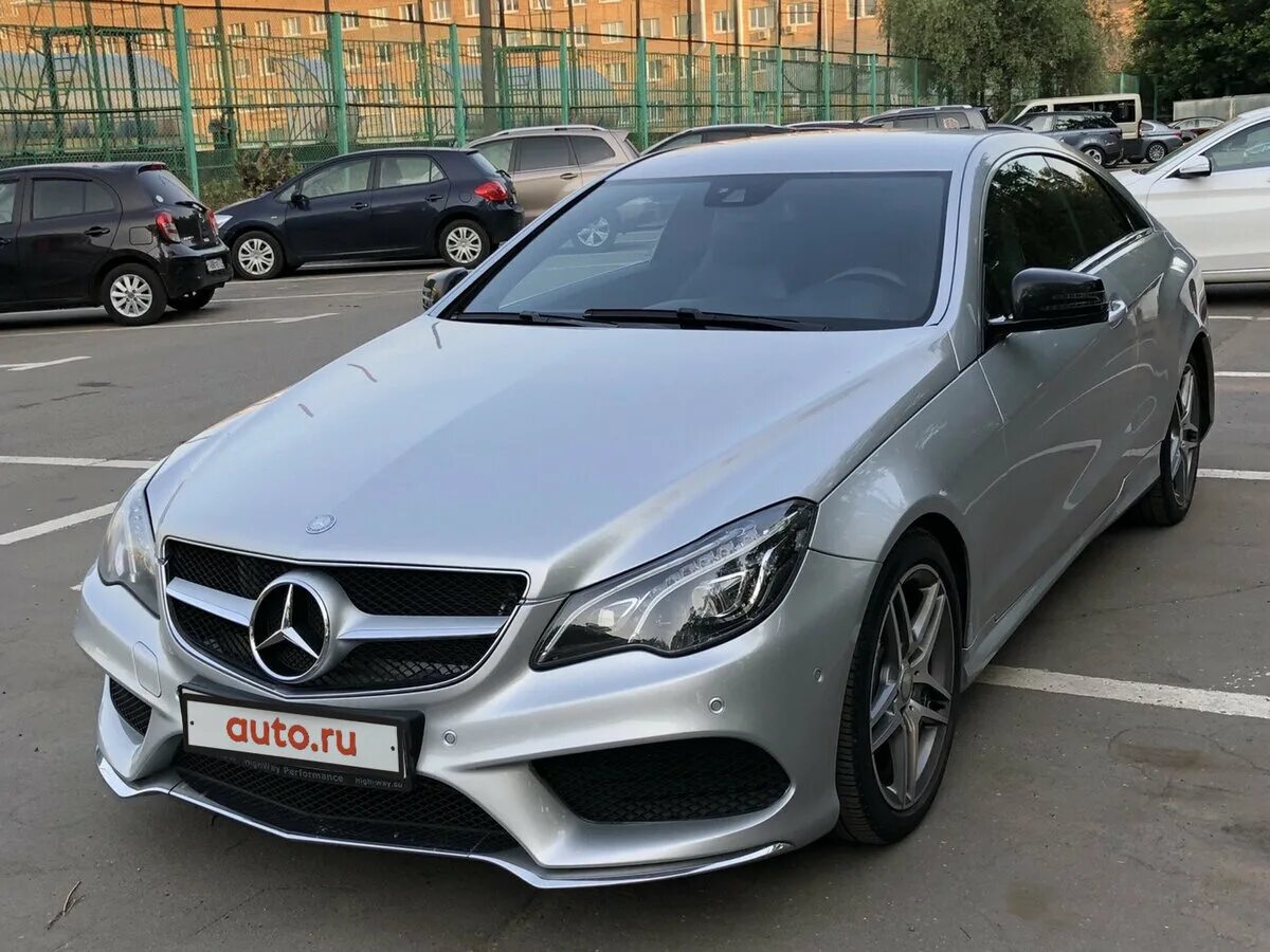 Купить мерседес е класса в россии. Мерседес Бенц 212 Рестайлинг. Mercedes w212 Рестайлинг серебристый. Mercedes-Benz w212 Рестайлинг серебристый. Mercedes-Benz w212 c207.