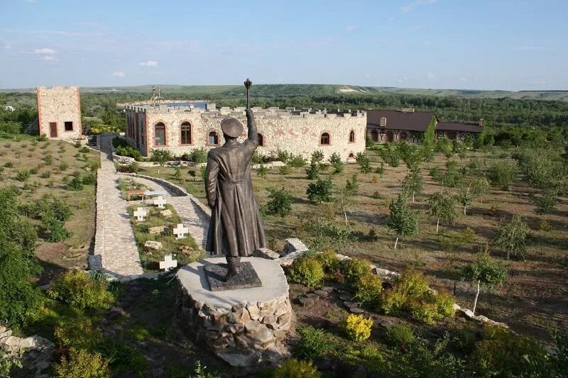 Ростовский музей казачества. Еланский музей казачества Шолоховский район. Станица Еланская Ростовская область музей. Станица Еланская музей казачества. Еланский казачий музейно-мемориальный комплекс.