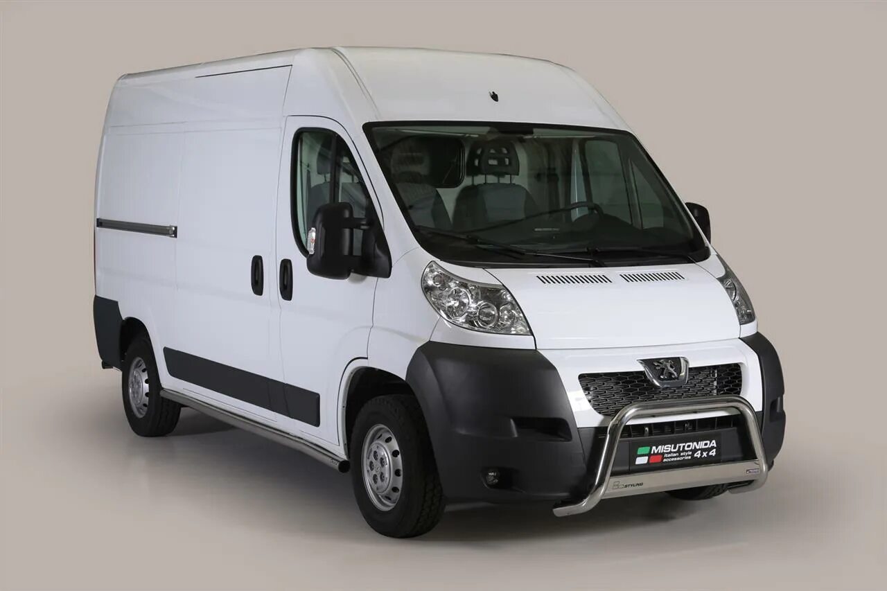 Купить б у пежо боксер. Пежо боксер 3. Пежо боксер 2008. Peugeot Boxer Front. Пежо боксер восьмиместный.