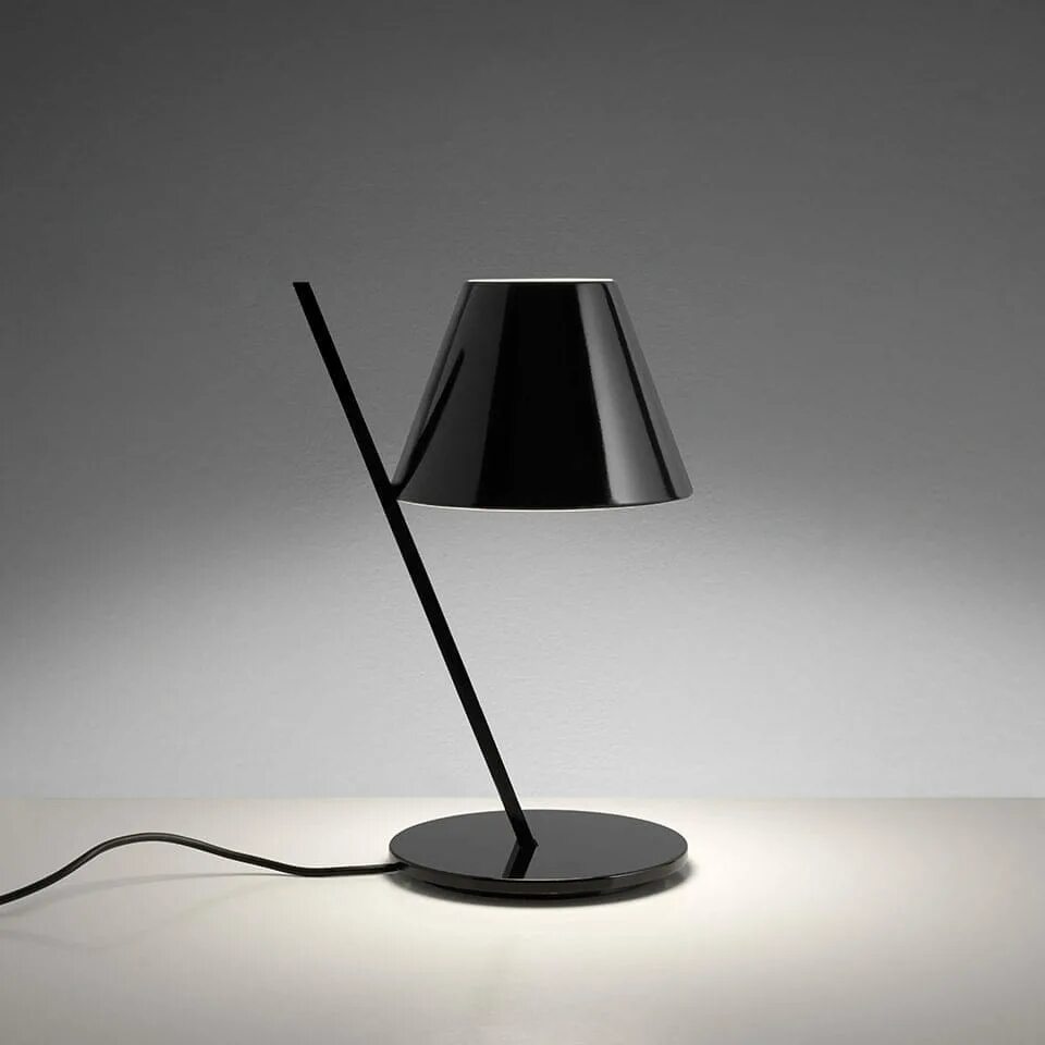 Настольная лампа lamp. Торшер la petite фабрики artemide. настольный светильник artemide. artemide laguna table lamps. абажур artemide.