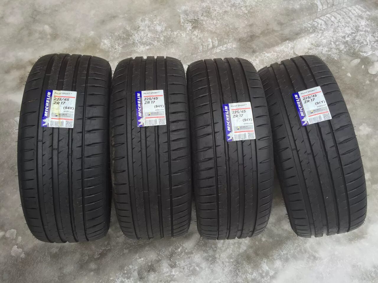 Пилот спорт 4 225 45 r17. Мишлен 225 /45. Резина Michelin Pilot 225 45 r17. Pilot Sport 5 225/45 r17. Michelin pilot sport 225 45 r17