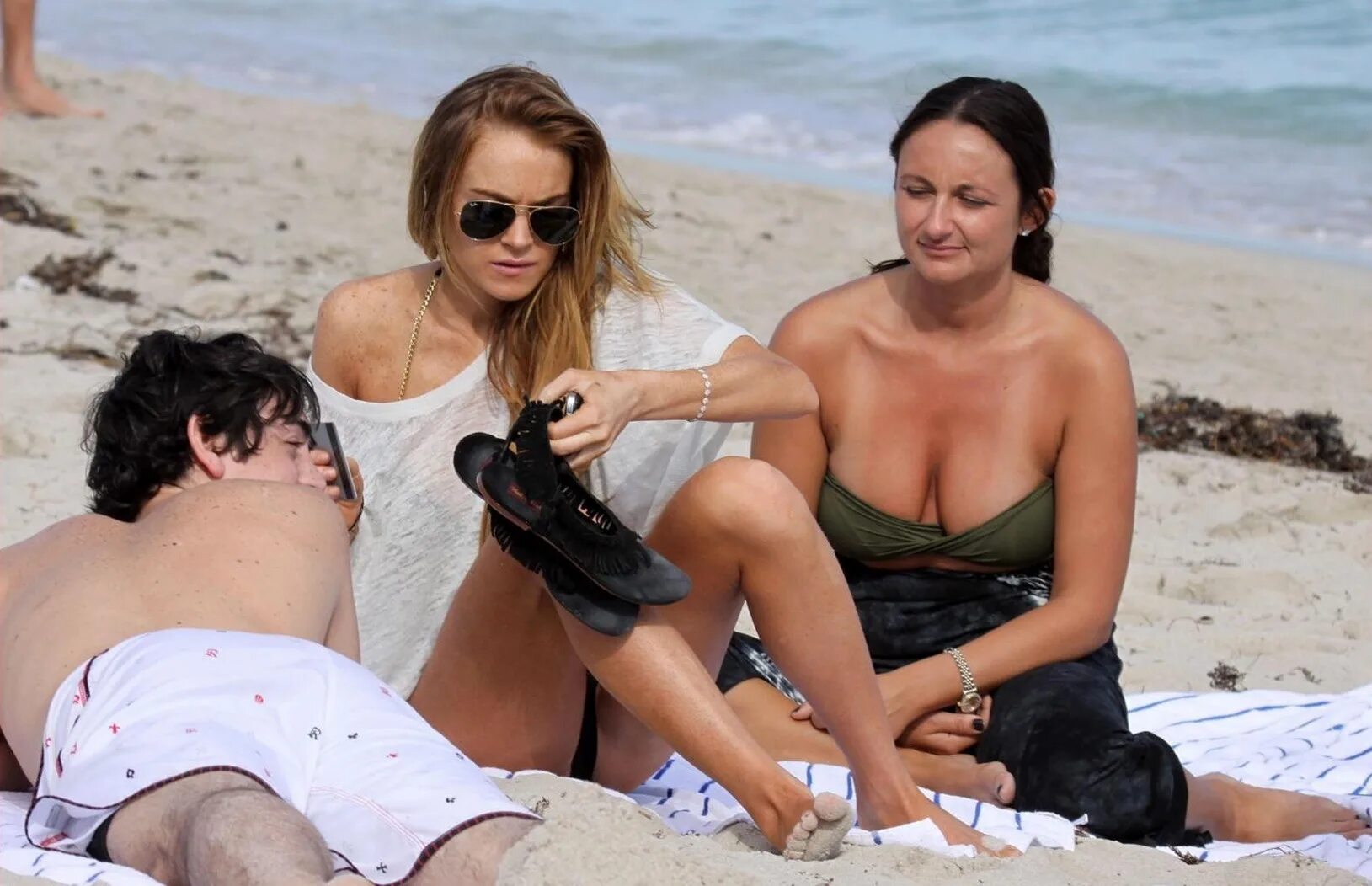 Линдси лохан беременна. Lindsay Lohan Beach. Линси Лохан беременна. Линдси Лохан в бикини.