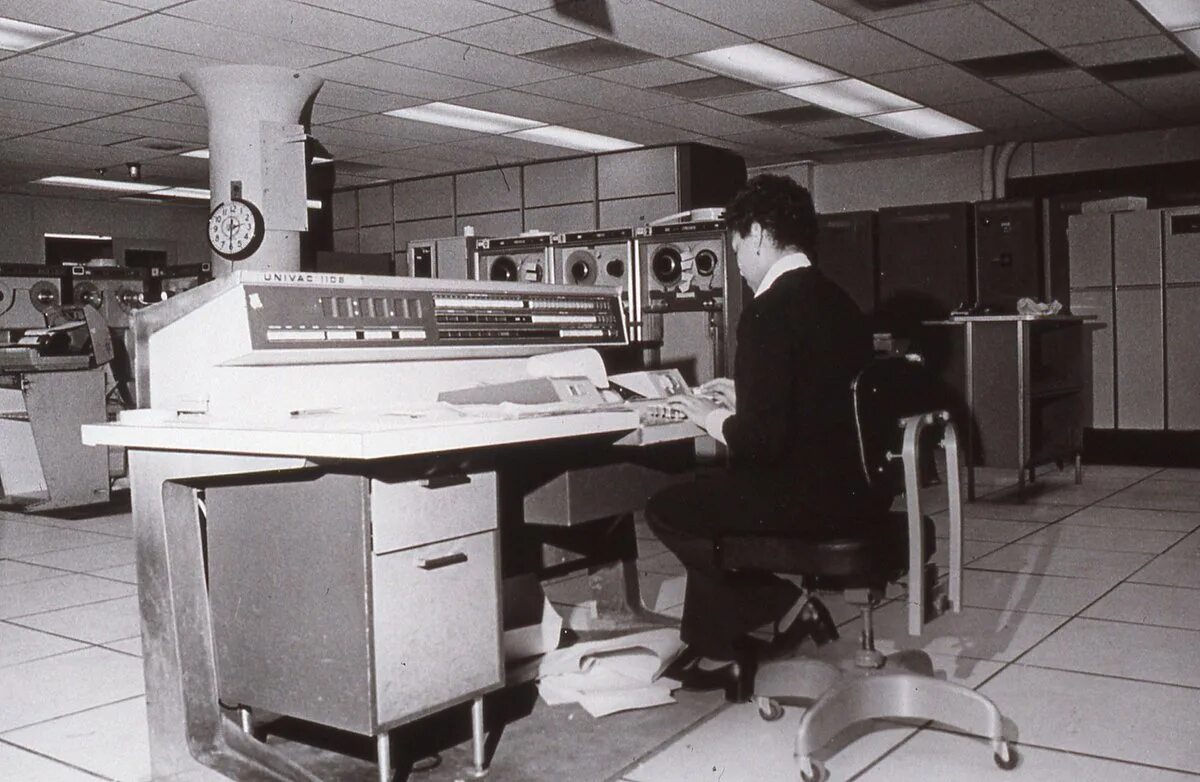 Компьютер 60 х. Univax 1108. компьютер univac 1108. univac эвм 1951. univac 1108. 1964 год.