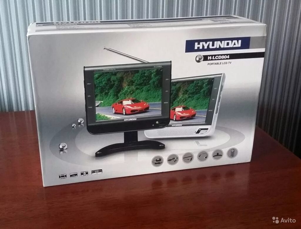 Телевизор в 8 0 0. Автомобильный телевизор Hyundai h-lcd804. H-lcd804 Hyundai. Мон телевизор 8 дюймов. Hyundai h-lcd804 цена.