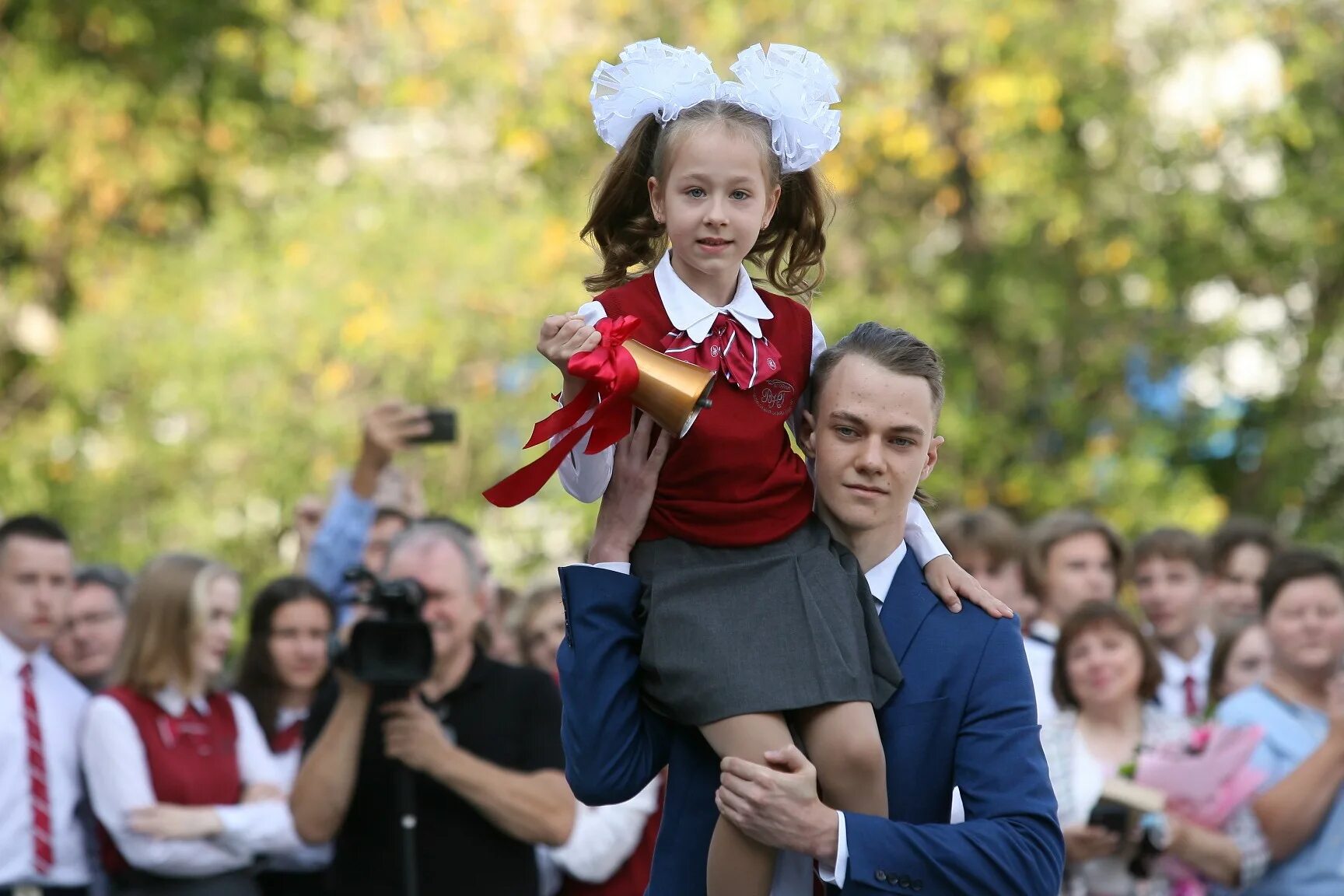 Астана 1 сентября. 1 сентября бурятия. Астана 1 сентября. 1 сентября дети в школу. Школы в станице ивановской.