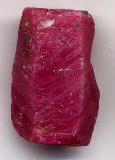 Какой драгоценный камень красный