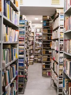 6 этажный книжный магазин в москве