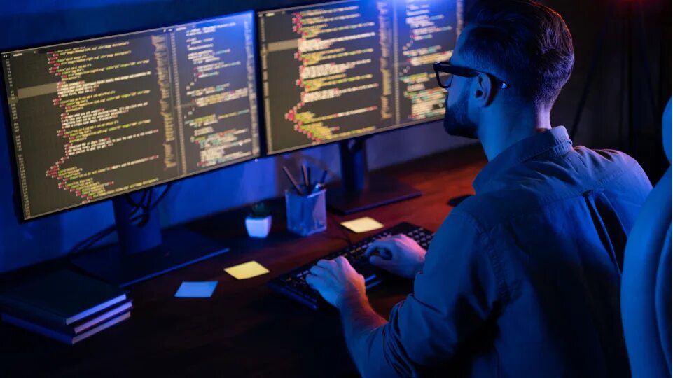 Кибербезопасность. Блокчейн в отраслях. Блокчейн. Александр иванов основатель waves. Виталик бутерин ethereum.