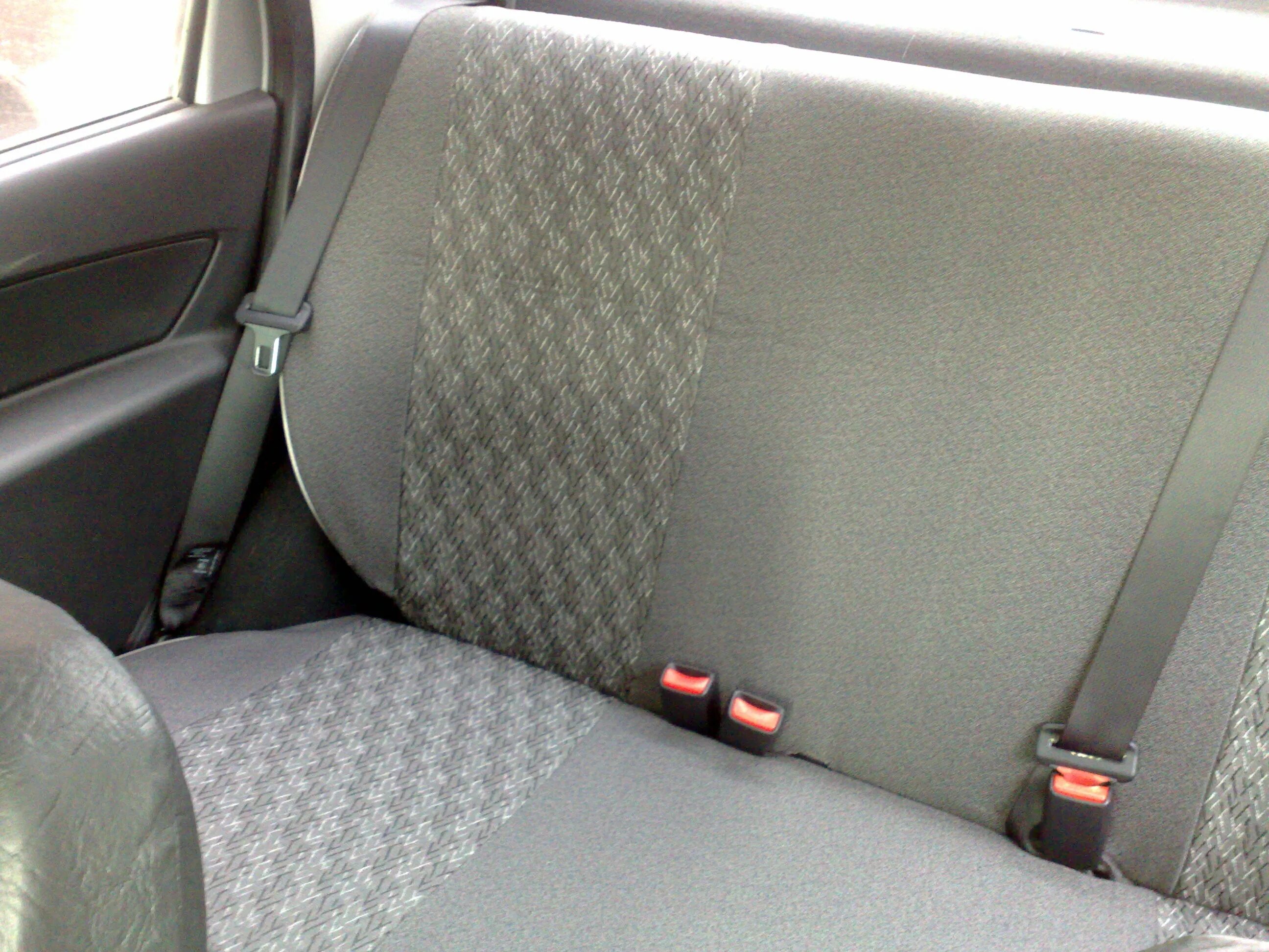 Как одеть чехлы на сиденья гранта. Как одеть чехлы на сиденья гранта. Чехлы на гранту. Кресло лада гранта чехлы автопилот. Тканевые чехлы лада гранта.