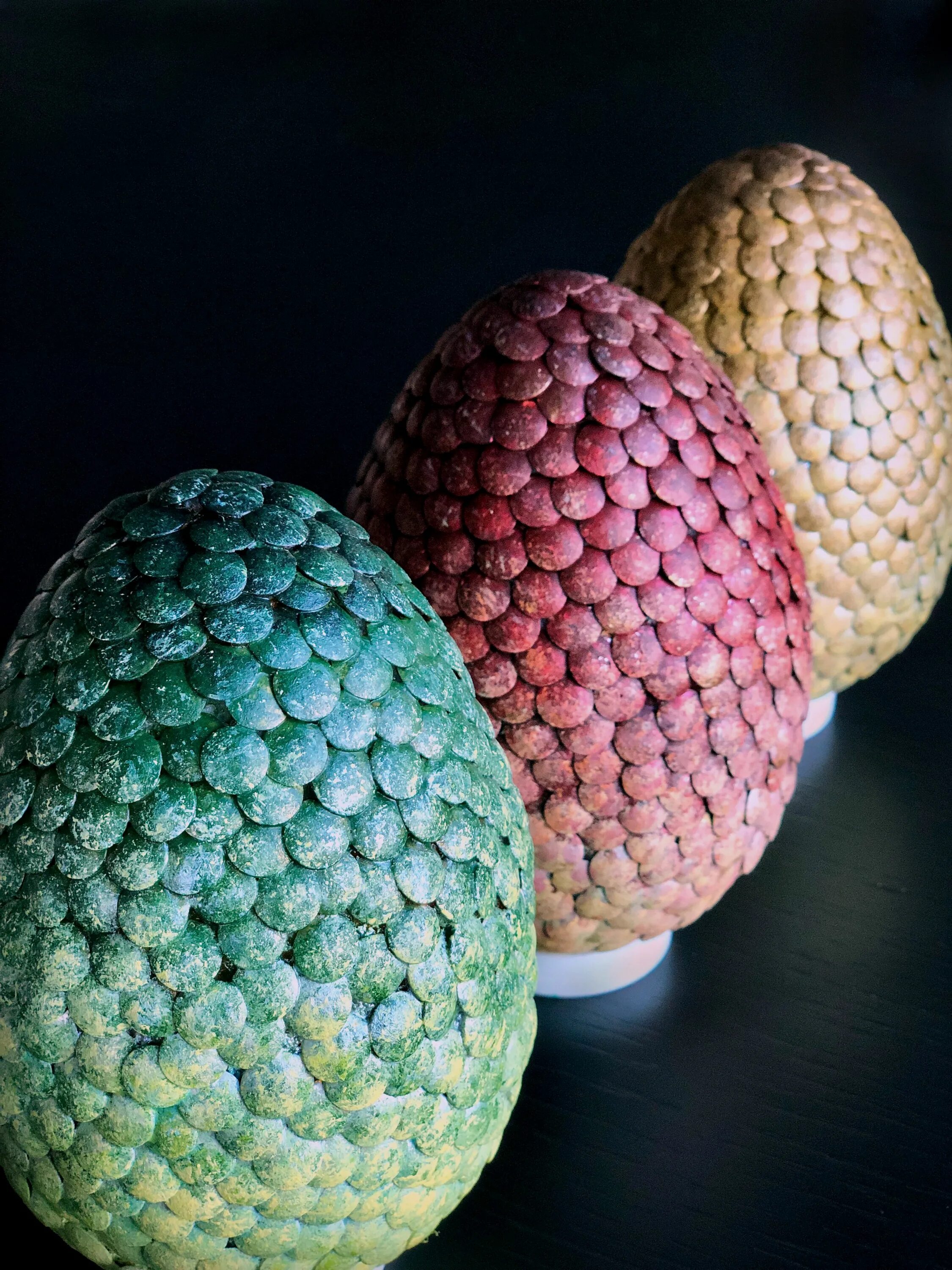 Яйцо дракона купить. Dragon Egg фрукт. Драконьи яйца. Драконьи яйца на Пасху.