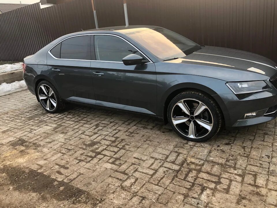 Диски на шкода суперб. Диски skoda superb mk3. диски skoda superb r17. skoda superb r18. skoda superb диски r19.