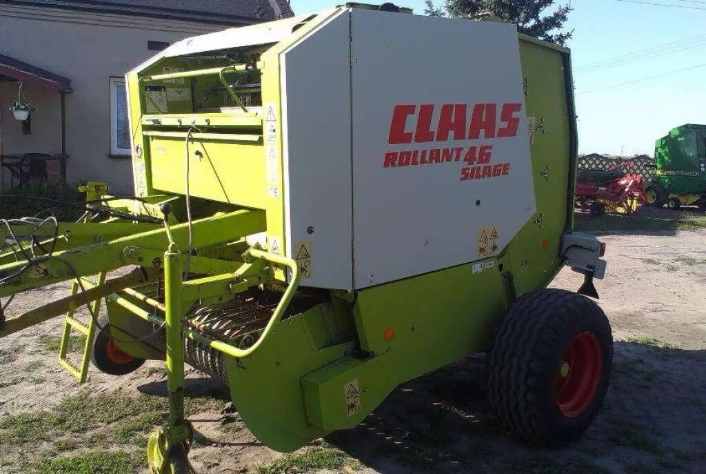 Пресс подборщик для сена бу. Пресс подборщик CLAAS. Пресс-подборщик CLAAS Rollant 46. CLAAS 46 пресс подборщик для сена. Пресс-подборщик б/у CLAAS Rollant 46.