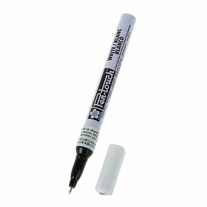 Маркер 0 7 мм. Маркер sakura pen-touch 42100. маркер лаковый pen-touch 0.7 мм белый 42100. белый маркер несмываемый для пластика. маркер перманентный спиртовой белый.