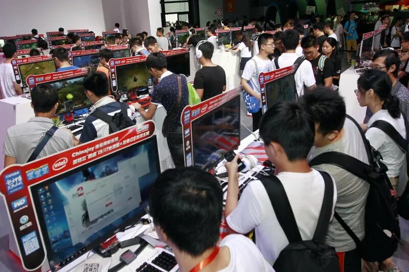 Гонконгская автономия. Азиатская диктатура. Провозглашение китайской народной республики 1 октября 1949 г. Китайская диктатура. Ноак форма мао.