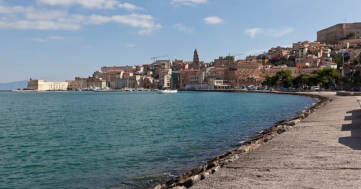 Гаета италия. Италия. Латина город. Сан-феличе-чирчео италия. Латина город в италии.