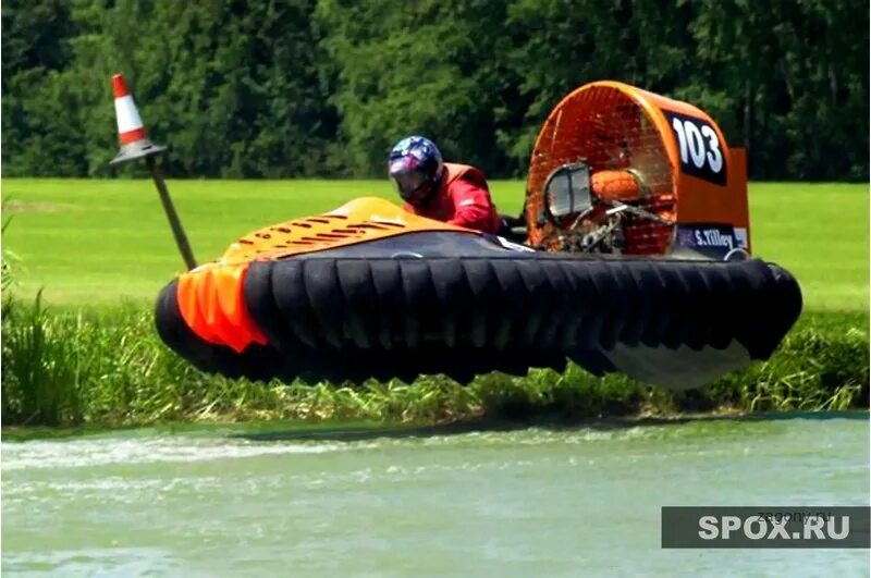 Машина по воде и по суше. Лодка которая движется по суше и воде. Hovercraft great Britain. Чем можно по суше передвигаться. Передвижения по суше