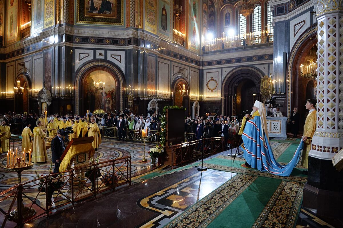 мощи в москве 2023. мощи николая чудотворца в москве 2021 в храме христа спасителя. мощи в москве 2023. мощи в москве 2023. к мощам николая чудотворца летом 2017 года в москве.