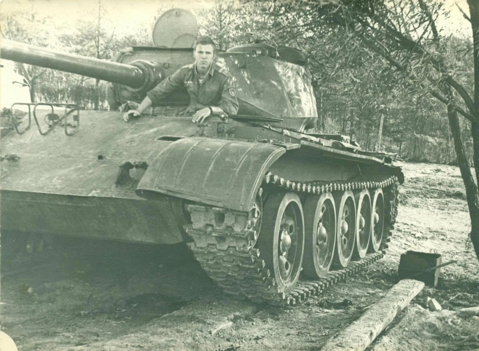 Танк т44 в Венгрии. Танк т-44 ВОВ. Т-44 средний танк СССР. Т44 1945. 44 танковый