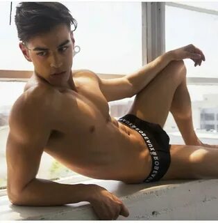 Twinks18