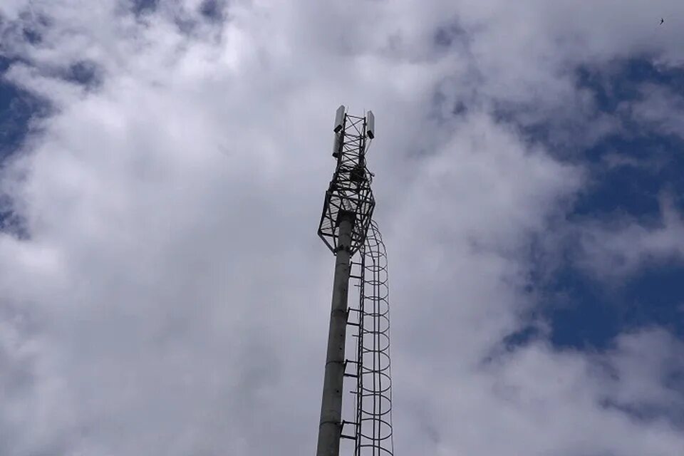 Вышки 5g. Вышка базовой станции сотовой связи. Базовая станция 5g спб. 5g antena. Вышка связи 5g.