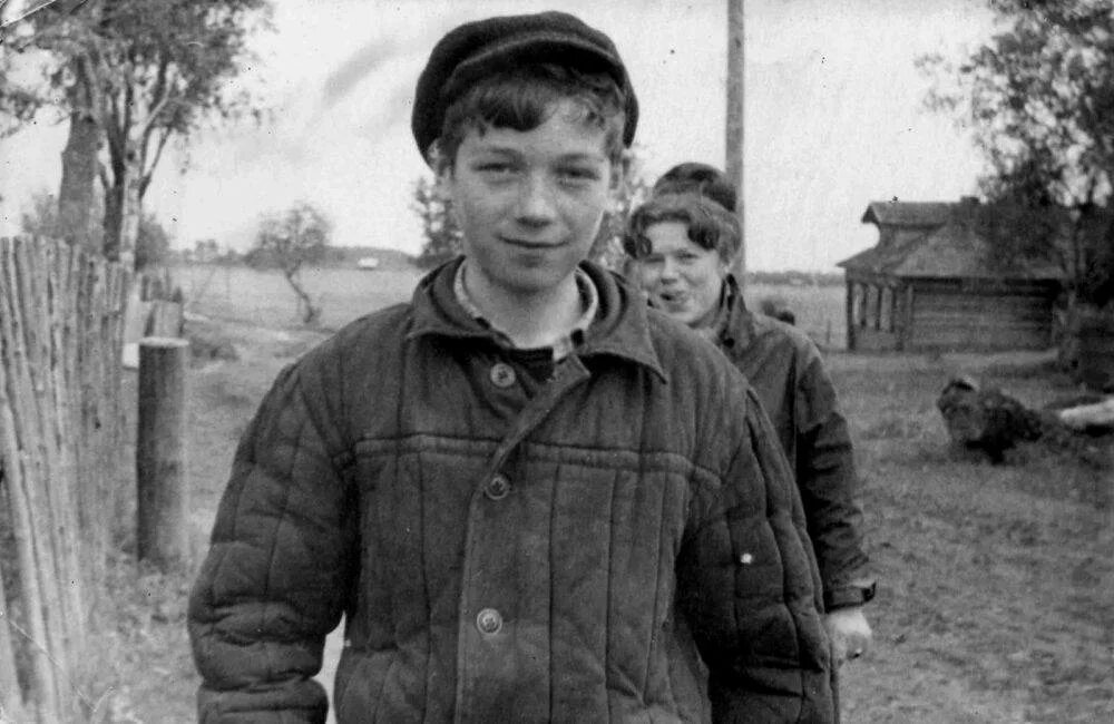 Автомобили и улицы Новосибирска в 60-70-е годы. - ГАЗ 24, 2,5 л, 1980 года фотог