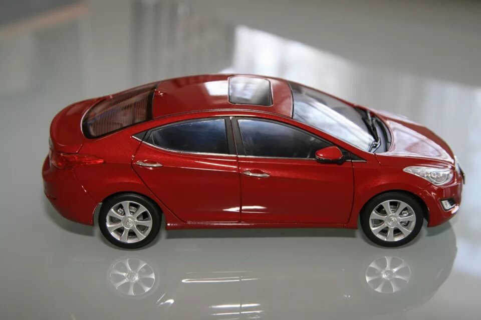 1 18 2014. Hyundai Solaris model 1/18. Hyundai Solaris 1:43. Hyundai Solaris модель 1:43. Хендай Элантра модель 1:18.