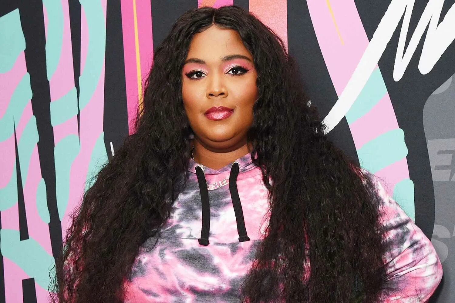 Рэперша lizzo. Lizzo худая. Cuz i love you lizzo обложка. Lizzo альбом. Лиззо американская певица фото.